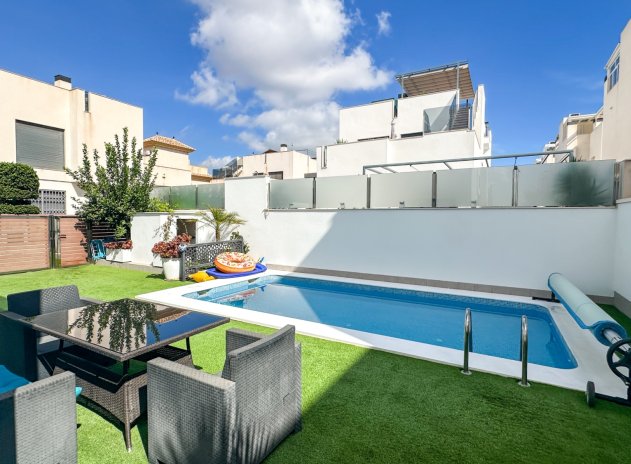 Herverkoop - Villa - Torrevieja - Aguas Nuevas