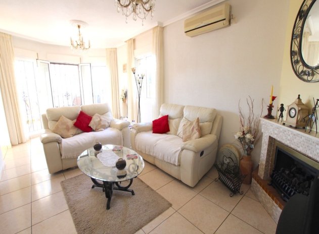 Reventa - Villa - El Raso