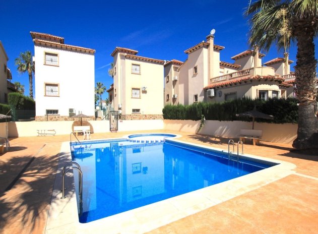 Reventa - Villa - El Raso