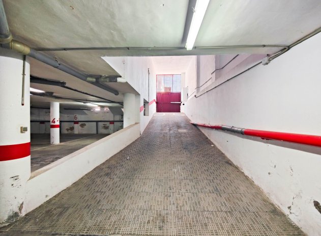 Herverkoop - Parkeerplaats / Garage - Torrevieja - Playa del Cura