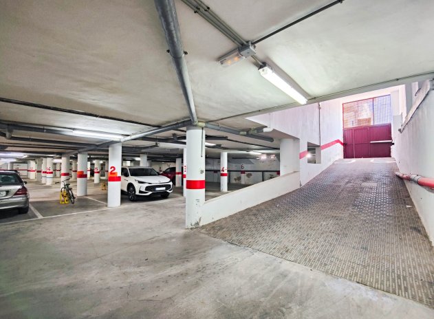 Herverkoop - Parkeerplaats / Garage - Torrevieja - Playa del Cura