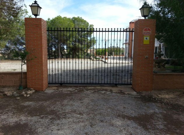 Herverkoop - Finca / Plattelands Woning - Torrevieja - Los Balcones