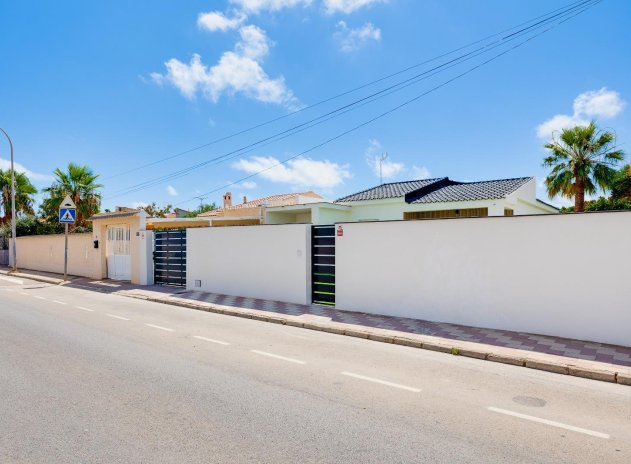 Herverkoop - Villa - Torrevieja - El Limonar