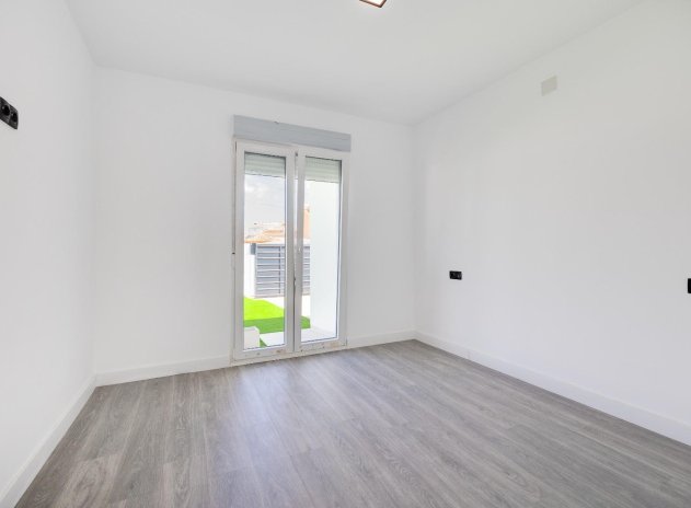 Herverkoop - Villa - Torrevieja - El Limonar