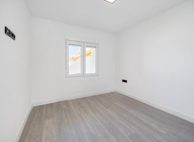 Herverkoop - Villa - Torrevieja - El Limonar