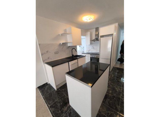 Resale - Apartment / Flat * - Torrevieja * - Playa del Cura *