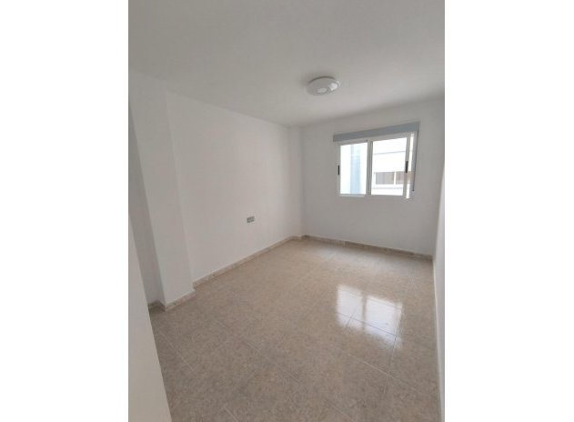 Resale - Apartment / Flat * - Torrevieja * - Playa del Cura *