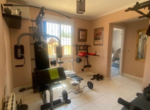 Herverkoop - Finca / Plattelands Woning - Albatera - Pueblo 11