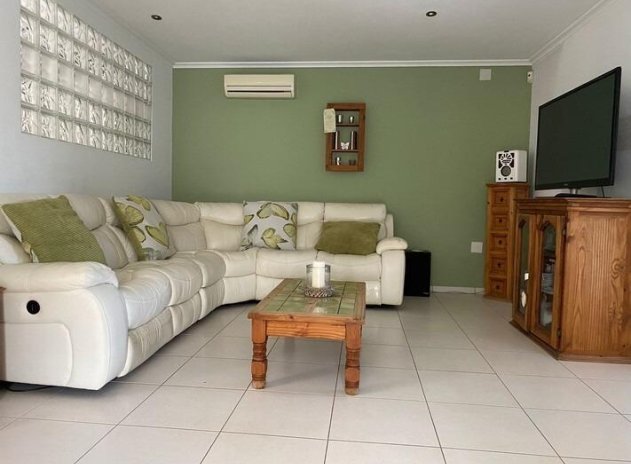 Herverkoop - Finca / Plattelands Woning - Albatera - Pueblo 11