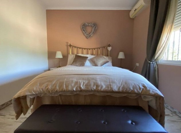 Herverkoop - Finca / Plattelands Woning - Albatera - Pueblo 11