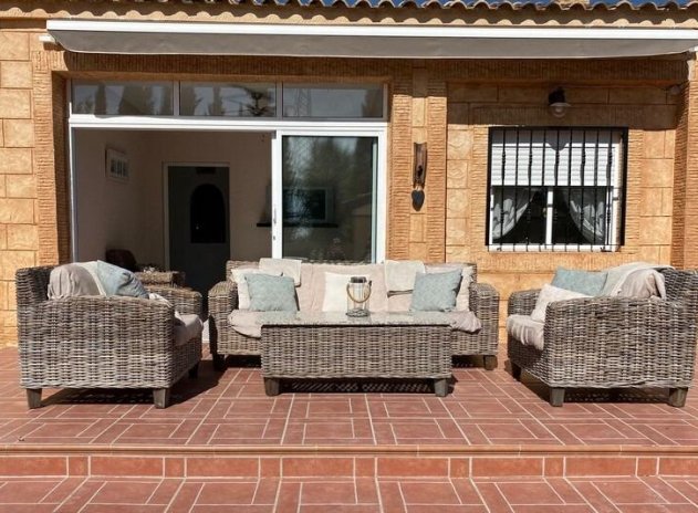 Herverkoop - Finca / Plattelands Woning - Albatera - Pueblo 11