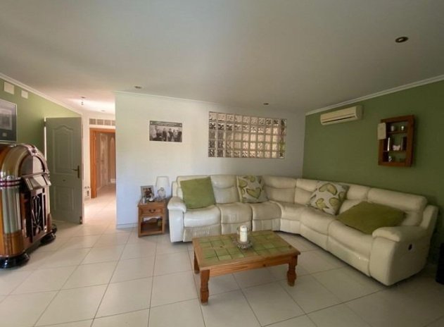 Herverkoop - Finca / Plattelands Woning - Albatera - Pueblo 11