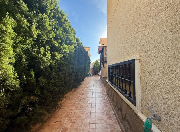 Herverkoop - Villa - Orihuela Costa - La Florida