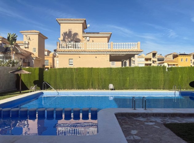 Herverkoop - Villa - Orihuela Costa - La Florida