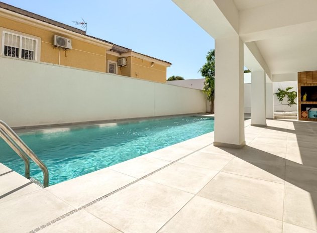 Herverkoop - Villa - Torrevieja - Los Balcones