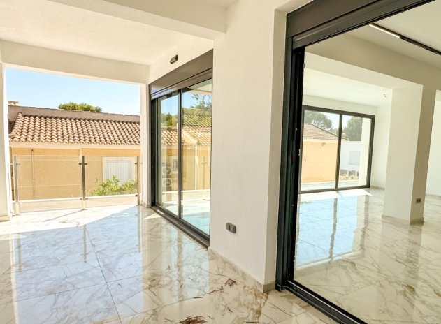 Herverkoop - Villa - Torrevieja - Los Balcones