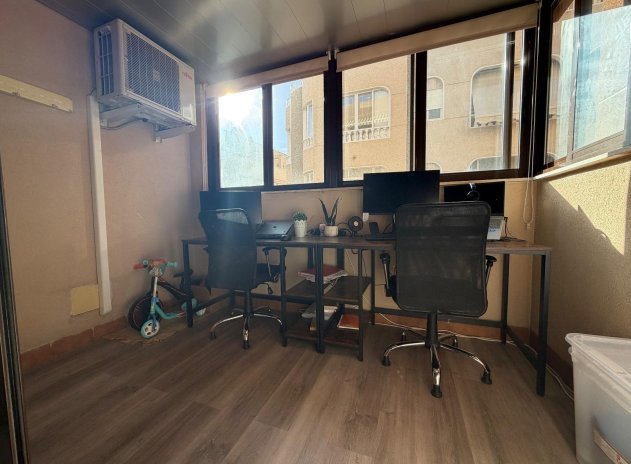 Resale - Apartment / Flat * - Torrevieja *