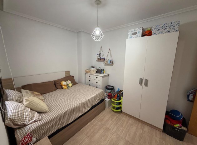 Resale - Apartment / Flat * - Torrevieja *