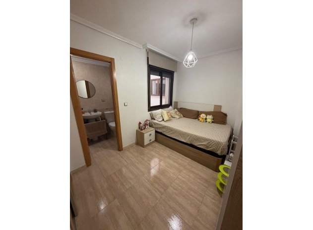 Resale - Apartment / Flat * - Torrevieja *