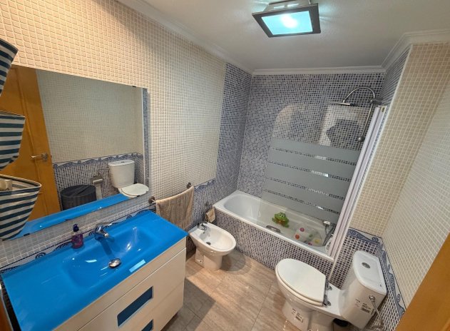 Resale - Apartment / Flat * - Torrevieja *