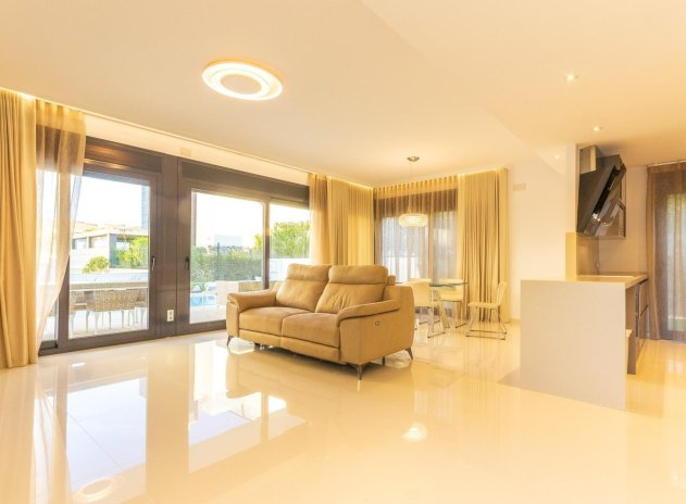 Herverkoop - Villa - Orihuela Costa - Campoamor