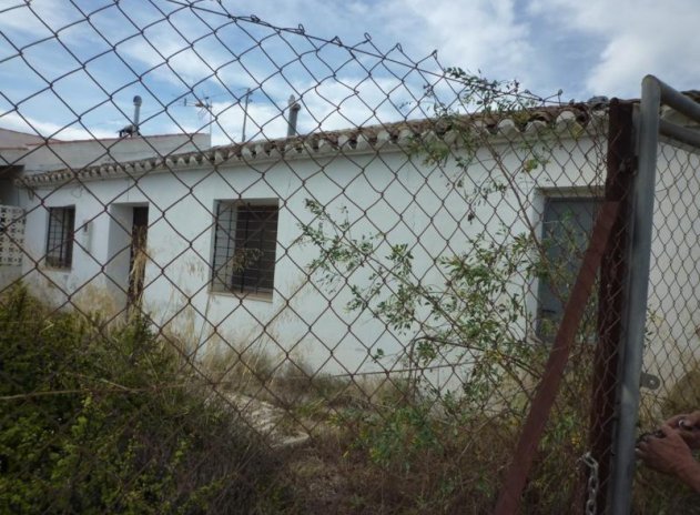 Resale - Finca / Country Property *  - Orihuela * - Desamparados-Hurchillo-Torremendo