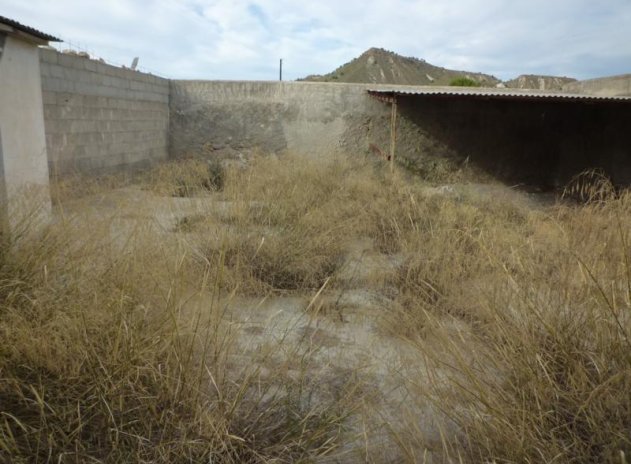 Resale - Finca / Country Property *  - Orihuela * - Desamparados-Hurchillo-Torremendo