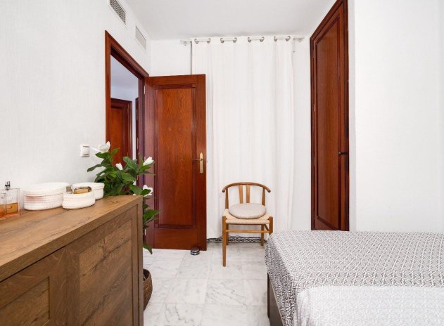 Resale - Apartment / Flat * - Torrevieja * - Torrejón *