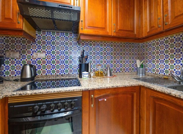 Resale - Apartment / Flat * - Torrevieja * - Torrejón *