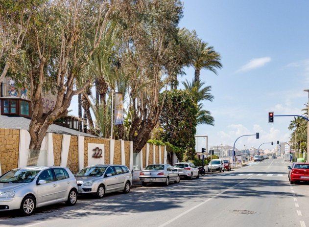 Resale - Apartment / Flat * - Torrevieja * - Torrejón *