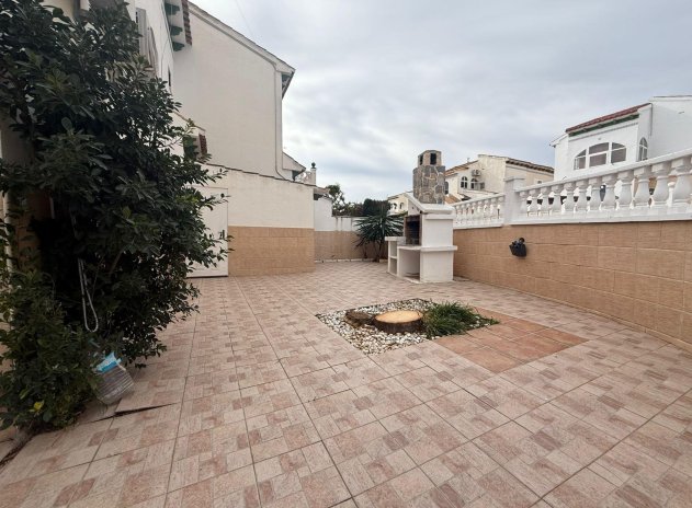 Herverkoop - Villa - Torrevieja - Acequion