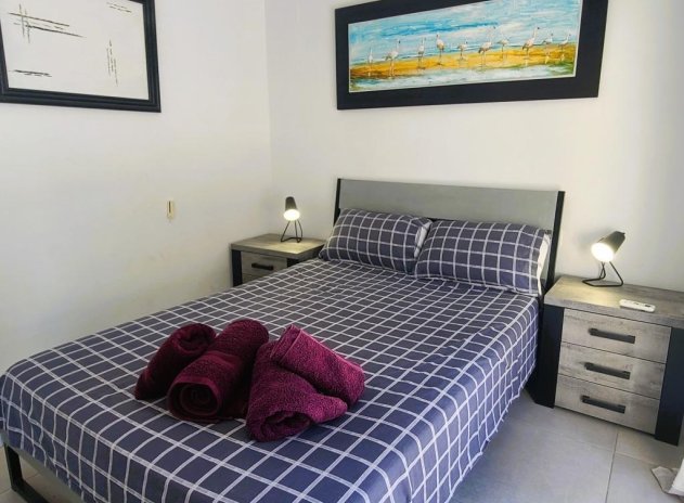 Resale - Villa * - Torrevieja *