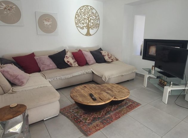 Resale - Villa * - Torrevieja *
