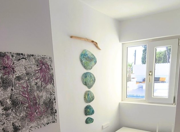 Resale - Villa * - Torrevieja *