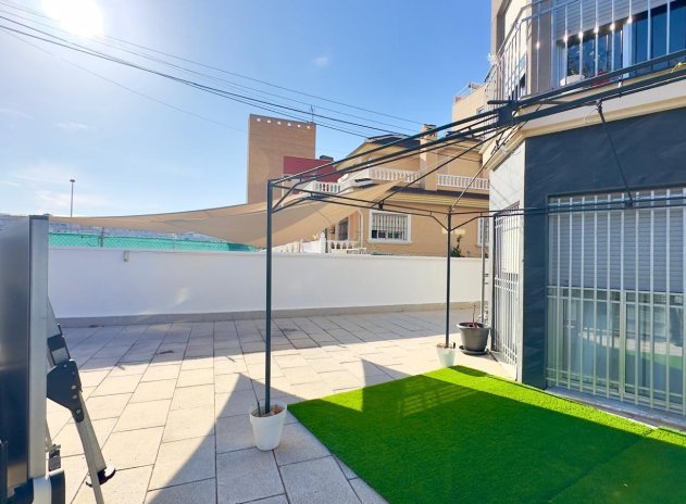 Herverkoop - Gebouw - Torrevieja - Playa del Cura