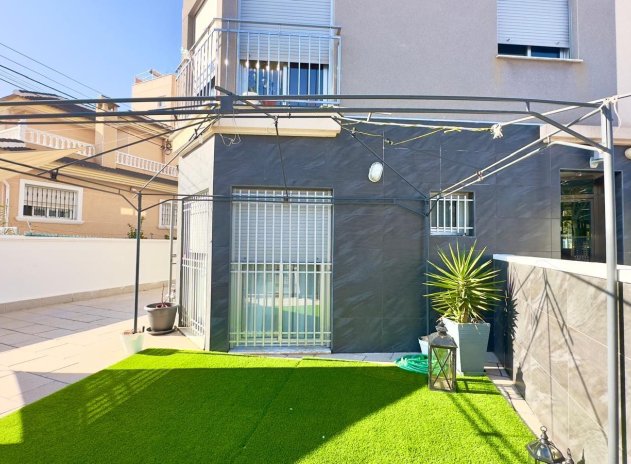 Herverkoop - Gebouw - Torrevieja - Playa del Cura