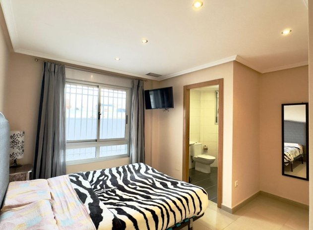 Herverkoop - Gebouw - Torrevieja - Playa del Cura