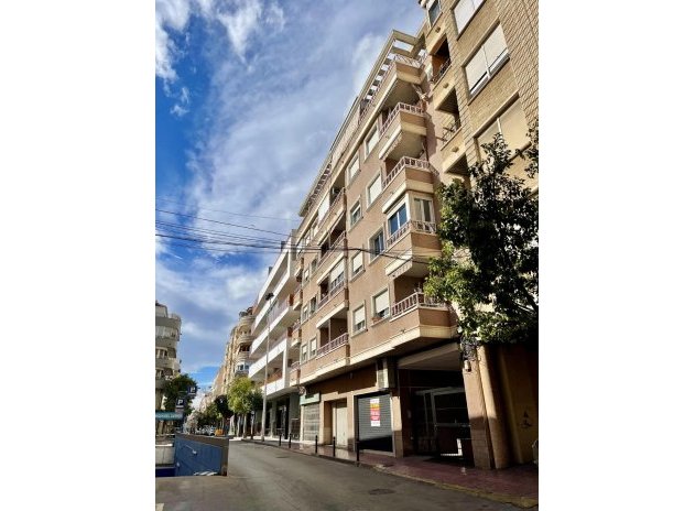 Reventa - Apartamento / Piso - Torrevieja - La Mata