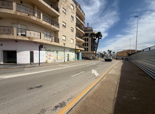 Revente - Commercial - Torrevieja