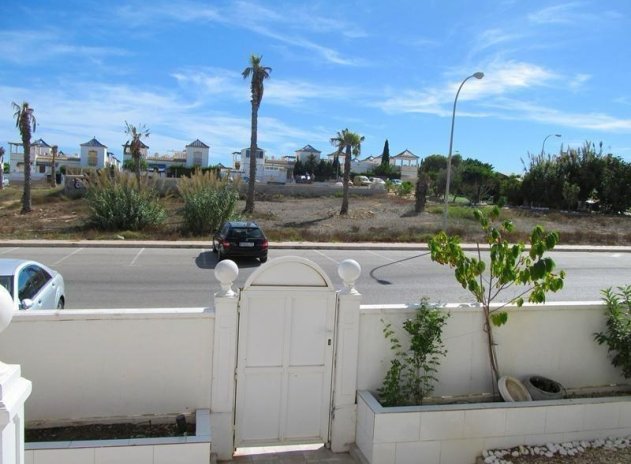 Herverkoop - Villa - Torrevieja - Aguas Nuevas