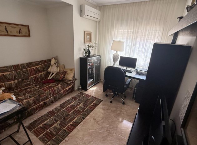Herverkoop - Villa - Torrevieja - Los Balcones