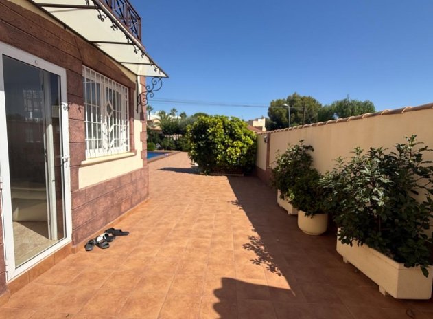 Herverkoop - Villa - Torrevieja - Los Balcones