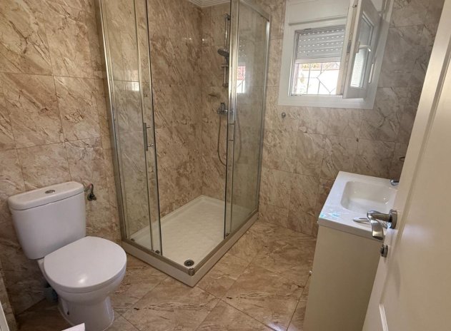 Herverkoop - Villa - Torrevieja - Los Balcones