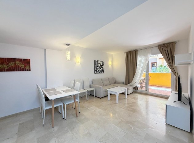 Resale - Apartment / Flat * - Torrevieja * - Punta Prima *