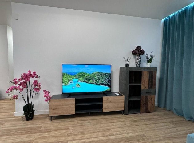 Resale - Apartment / Flat * - Torrevieja *