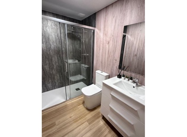 Resale - Apartment / Flat * - Torrevieja *