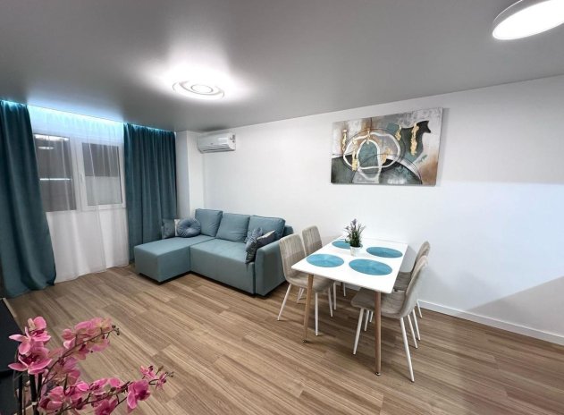 Resale - Apartment / Flat * - Torrevieja *