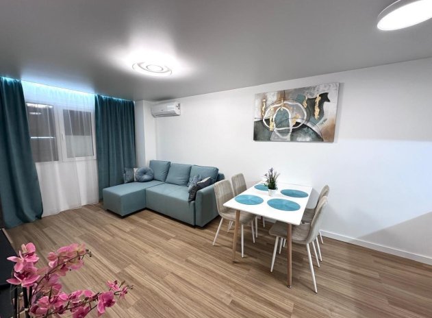 Resale - Apartment / Flat * - Torrevieja *