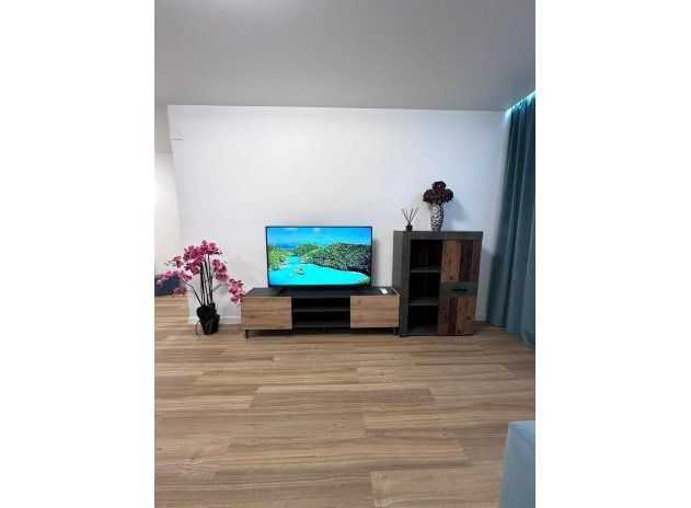 Resale - Apartment / Flat * - Torrevieja *