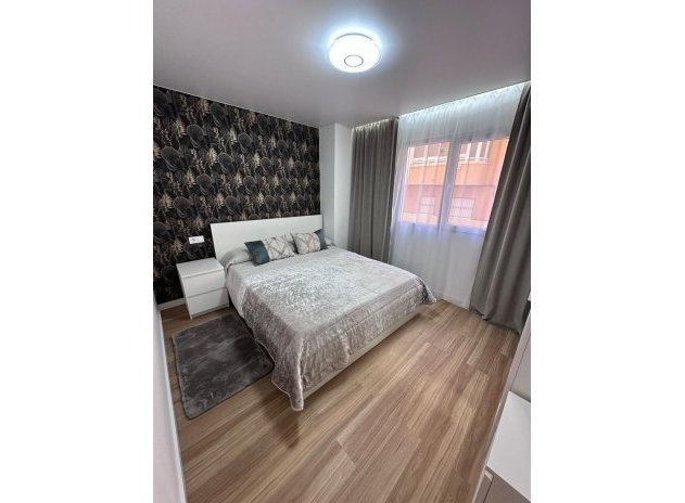 Resale - Apartment / Flat * - Torrevieja *